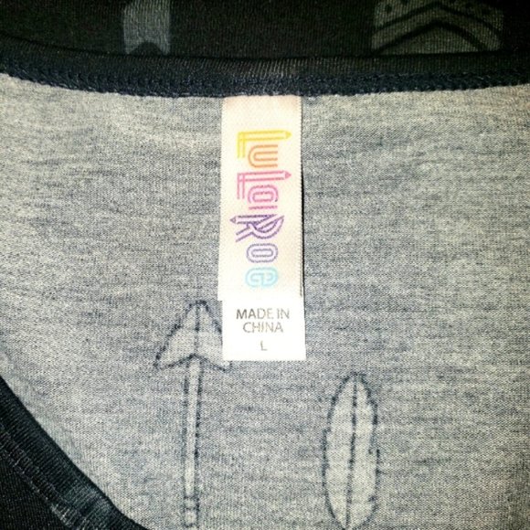 LulaRoe Classic Tee Black Grey Arrows NWT RET $38- - Picture 9 of 11
